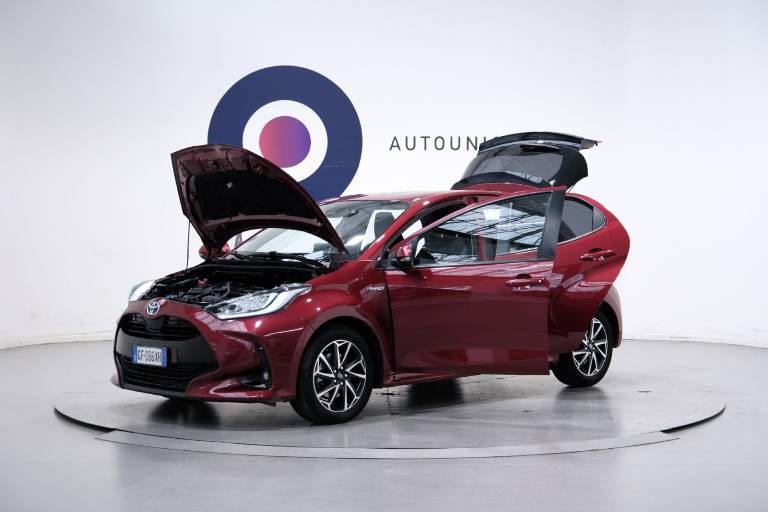 TOYOTA Yaris 64