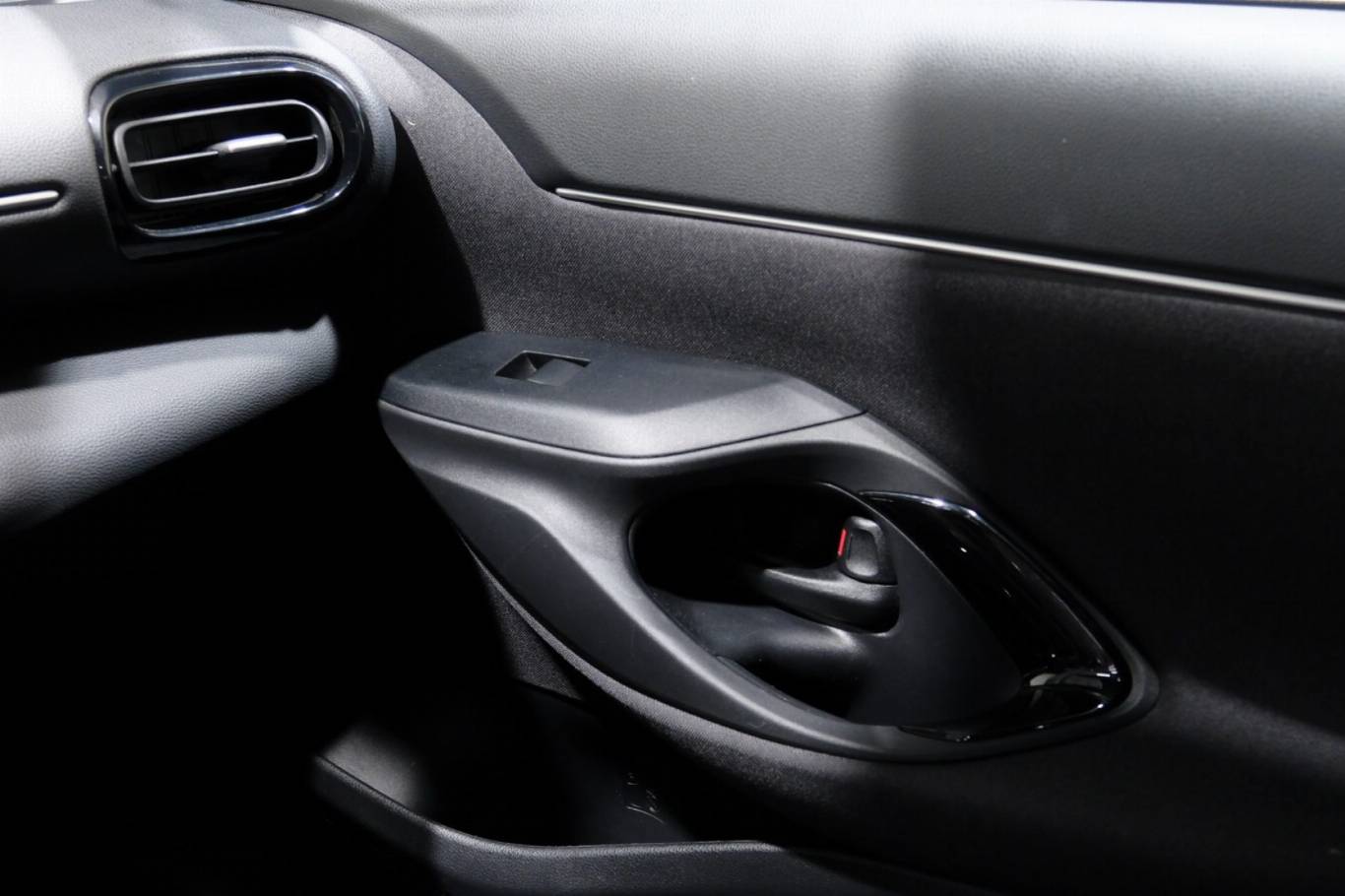 TOYOTA Yaris Cross 35