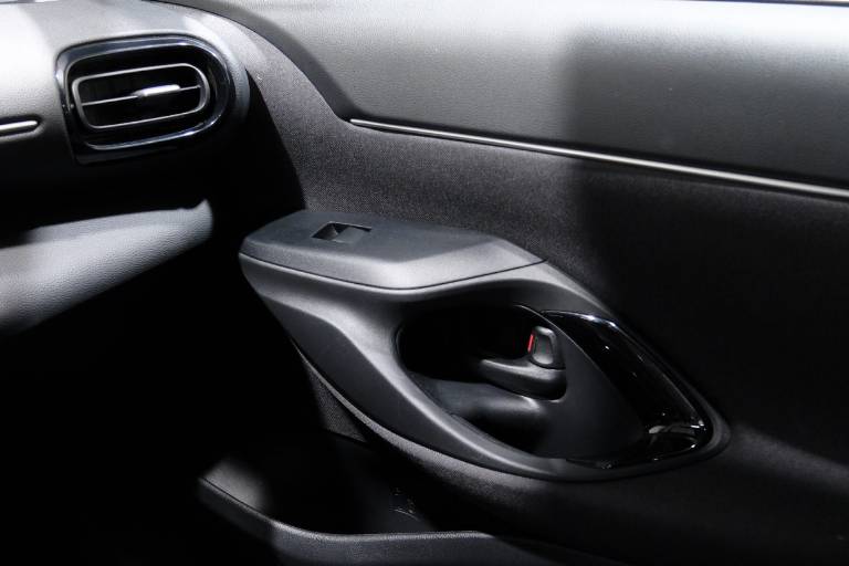 TOYOTA Yaris Cross 35