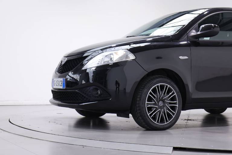 LANCIA Ypsilon 37