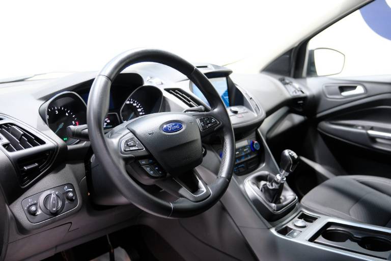 FORD Kuga 5