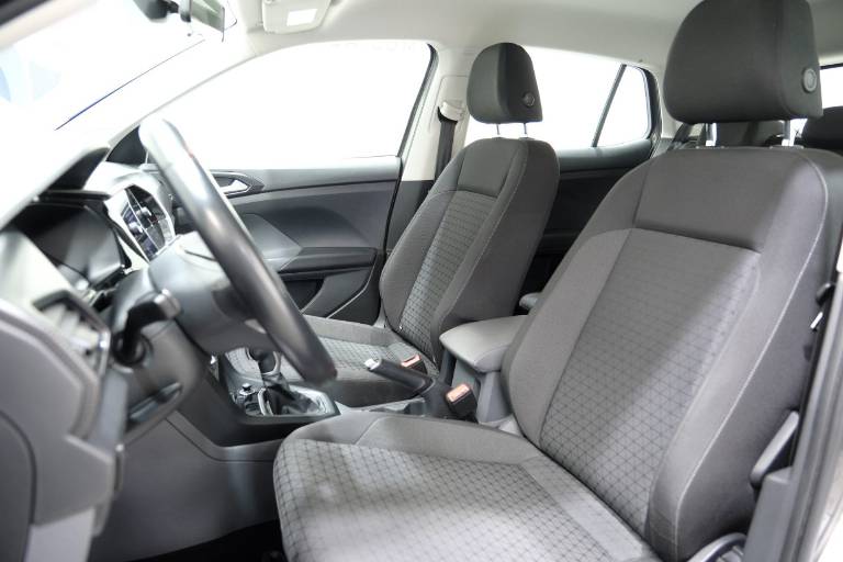VOLKSWAGEN T-Cross 6