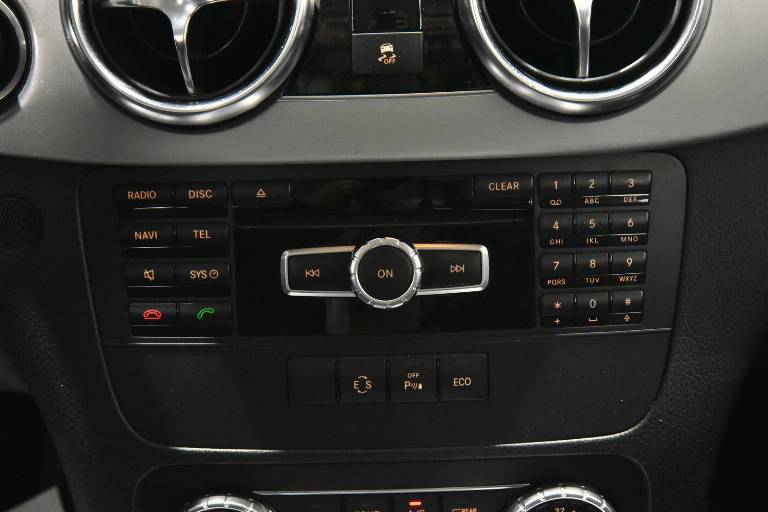 MERCEDES-BENZ GLK 220 23