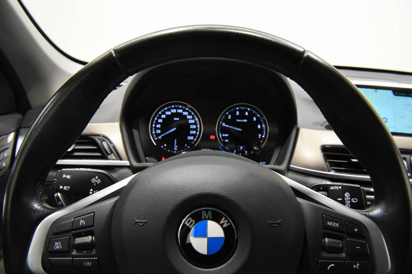 BMW X1 21