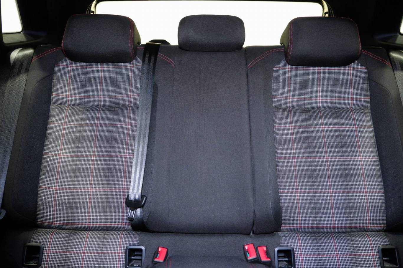 VOLKSWAGEN Polo GTI 33