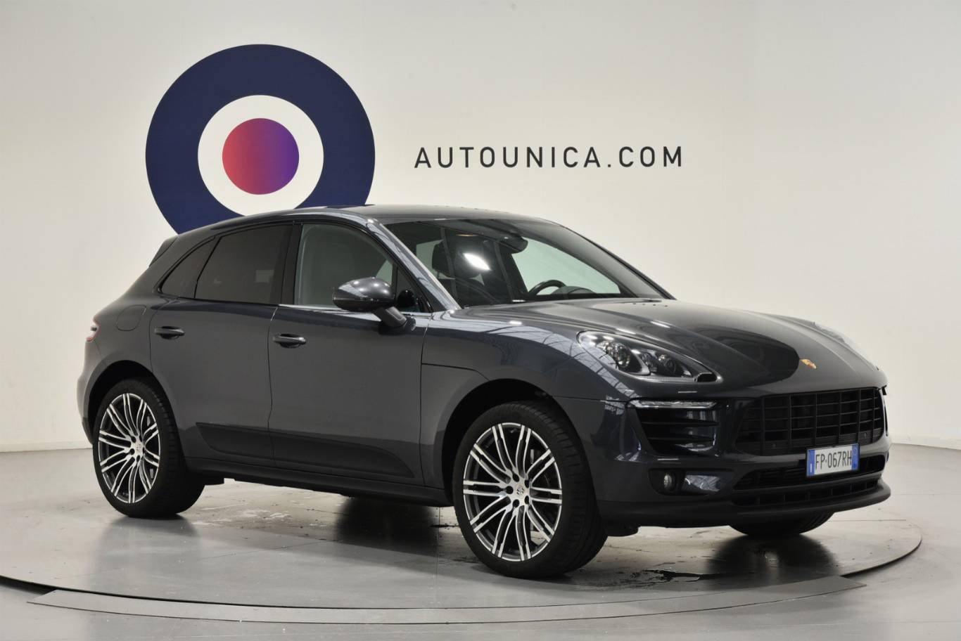 PORSCHE Macan 29