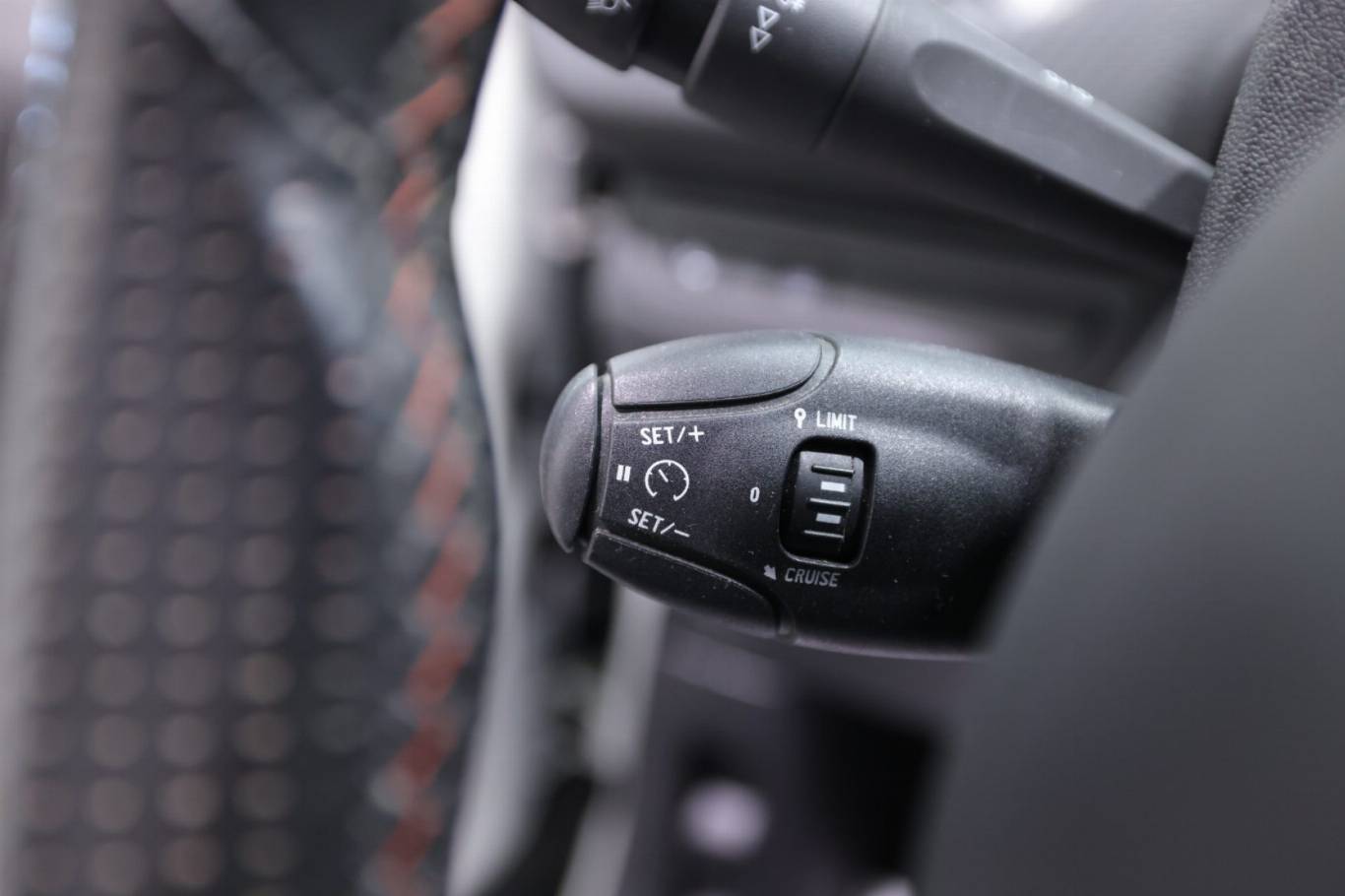 PEUGEOT 2008 24