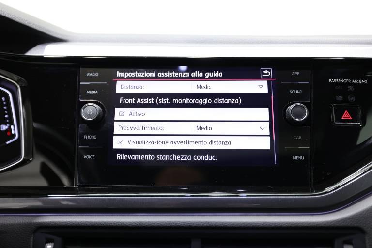 VOLKSWAGEN Polo 27