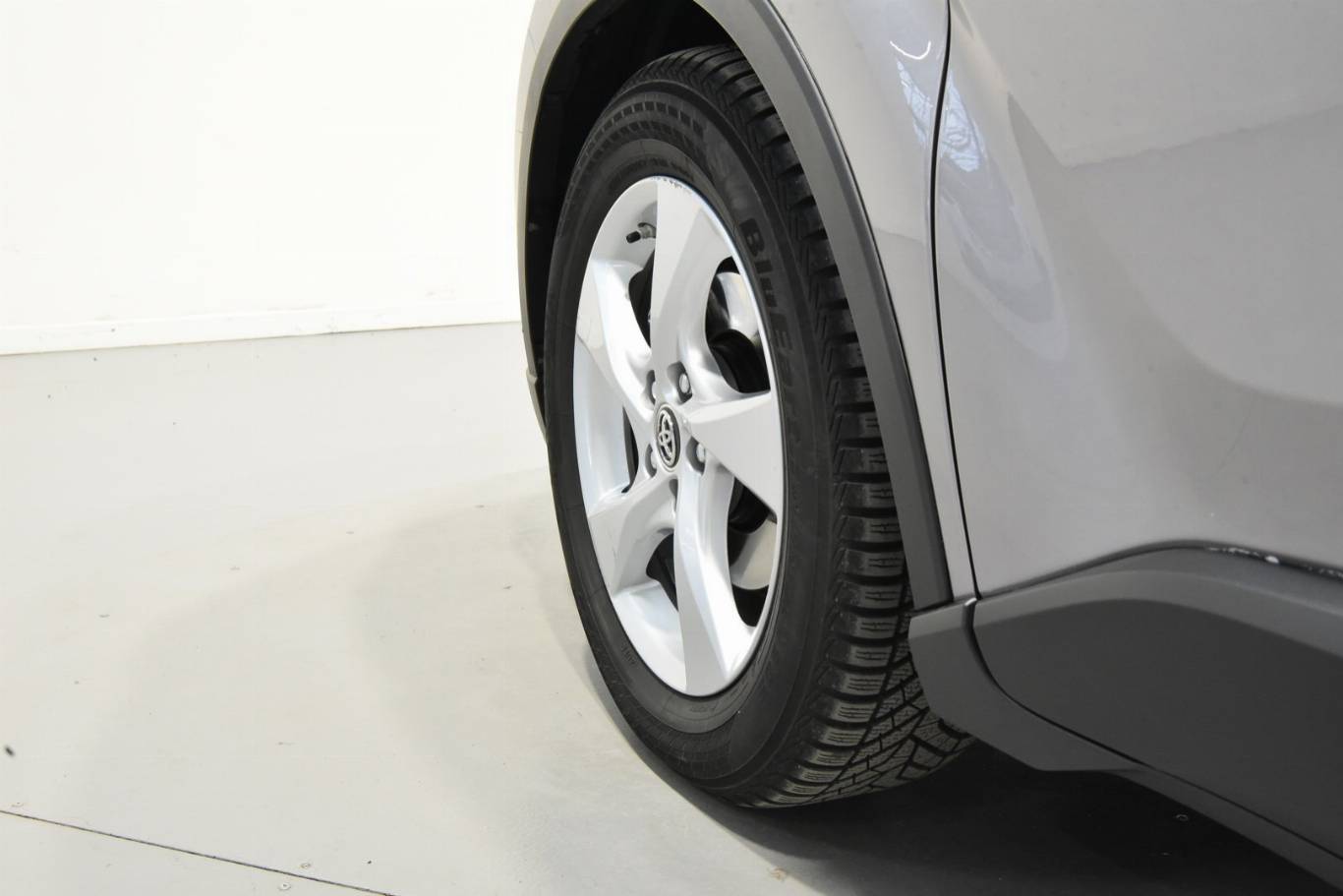 TOYOTA C-HR 7