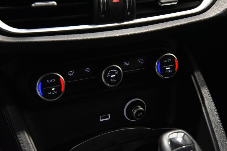 ALFA ROMEO Stelvio 24