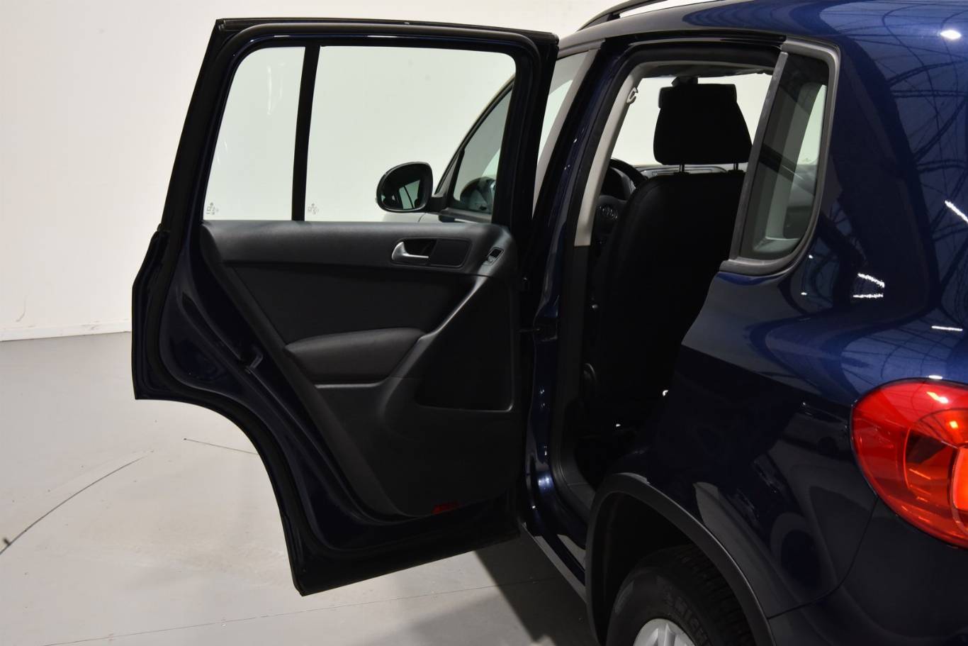 VOLKSWAGEN Tiguan 47
