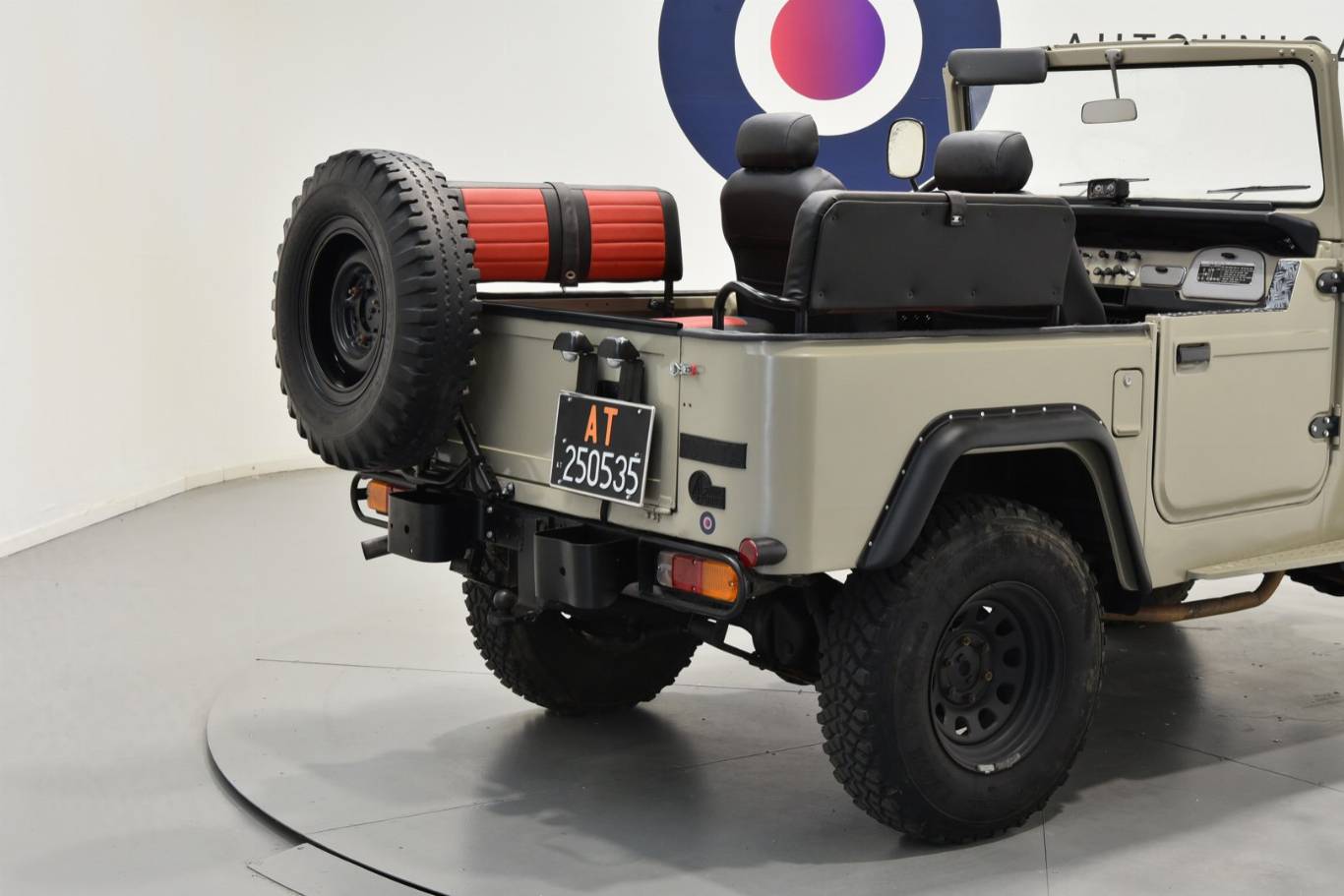 TOYOTA Land Cruiser 18