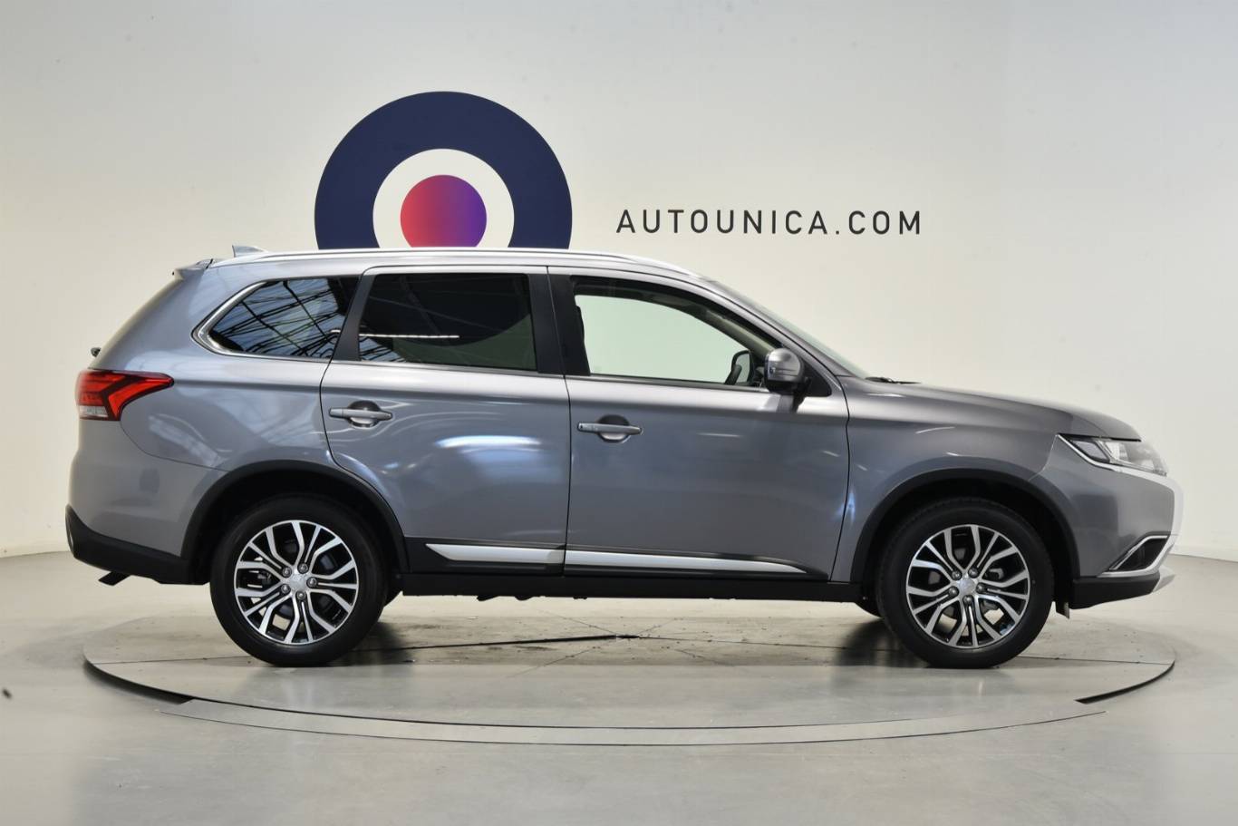 MITSUBISHI Outlander 29