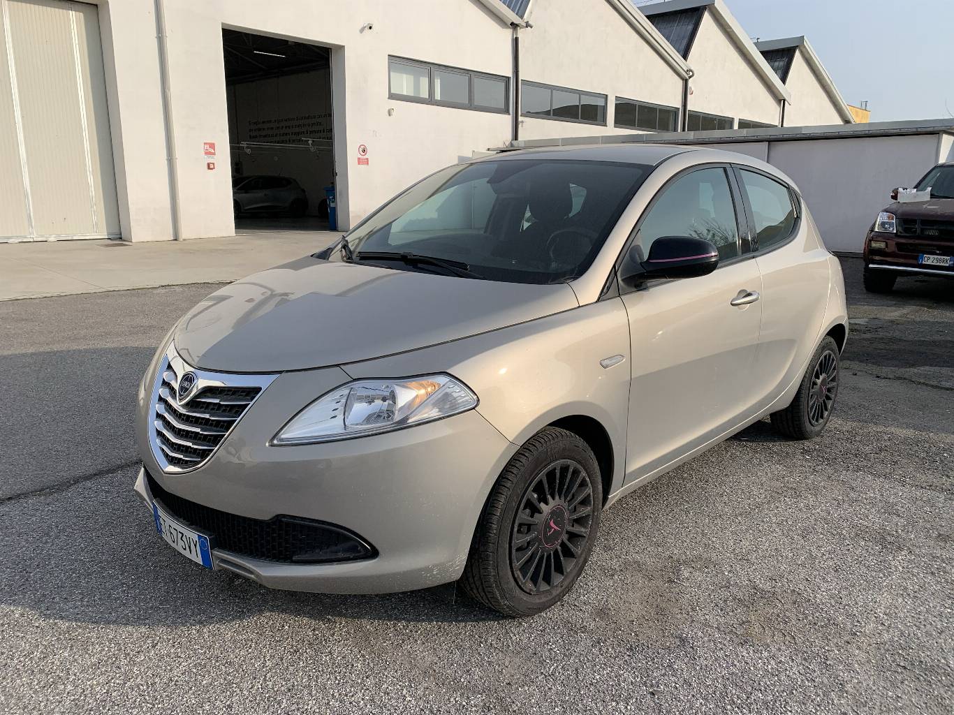 LANCIA Ypsilon 1