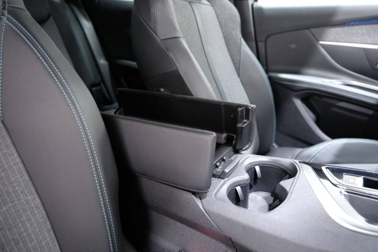 PEUGEOT 3008 61