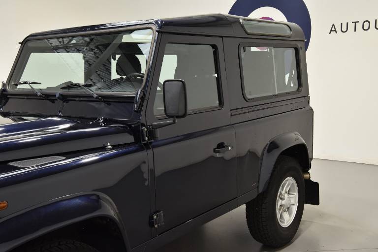 LAND ROVER Defender 48