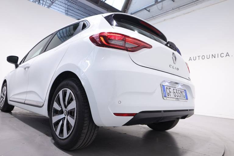 RENAULT Clio 40