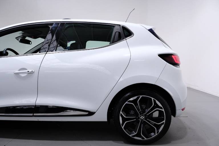 RENAULT Clio 46