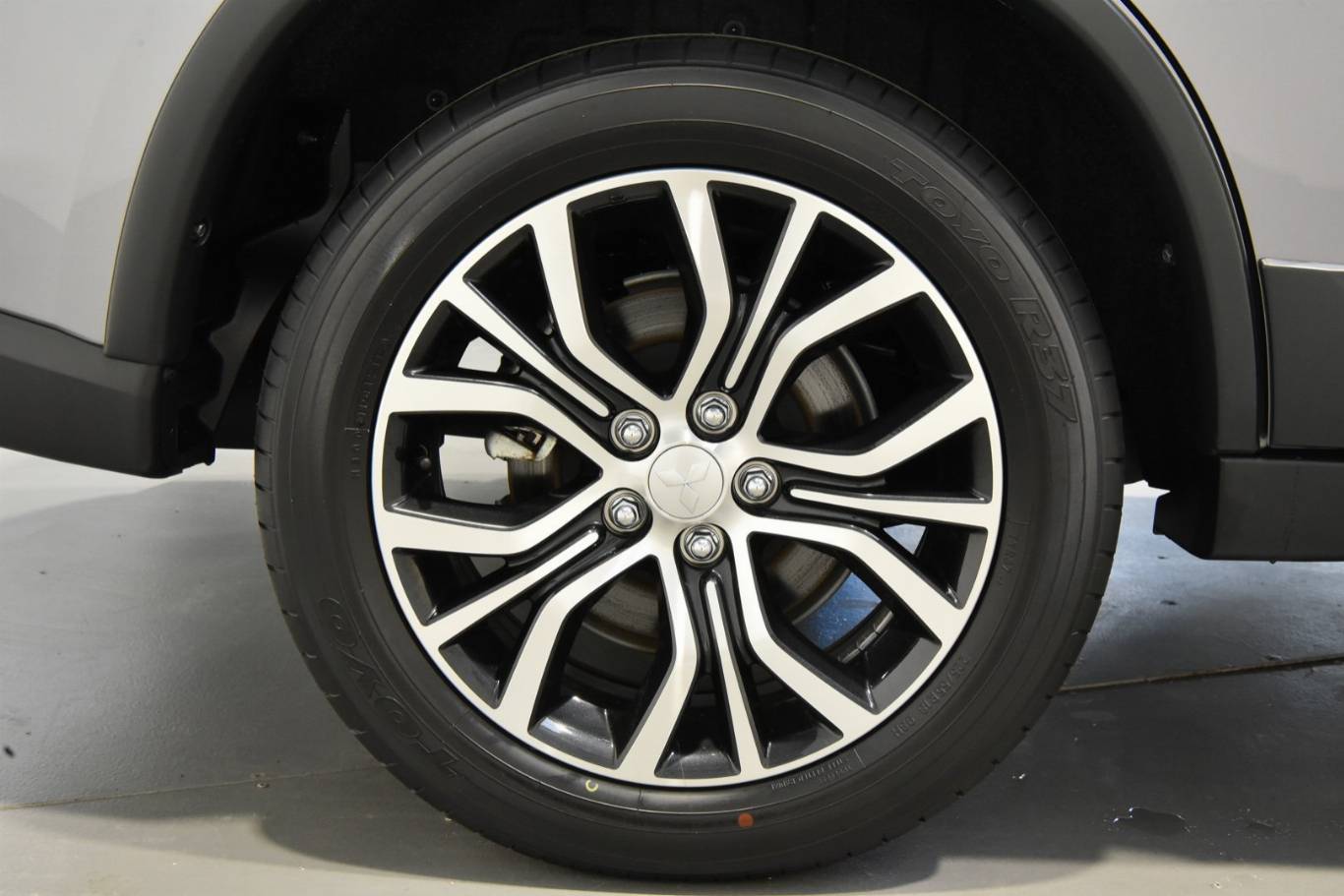 MITSUBISHI Outlander 33