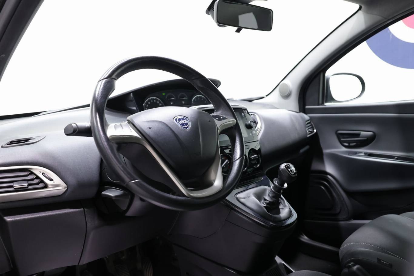 LANCIA Ypsilon 12