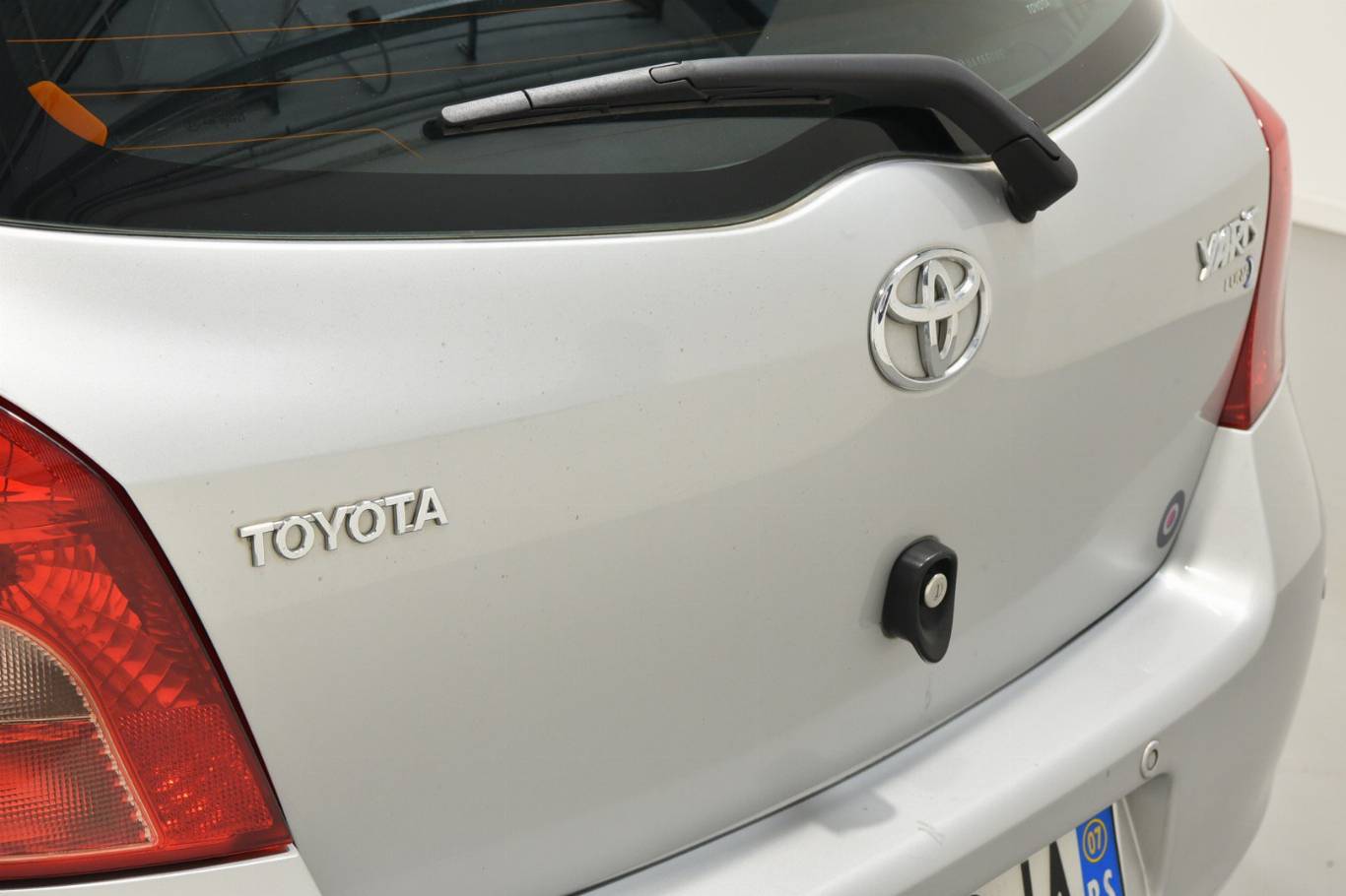 TOYOTA Yaris 33