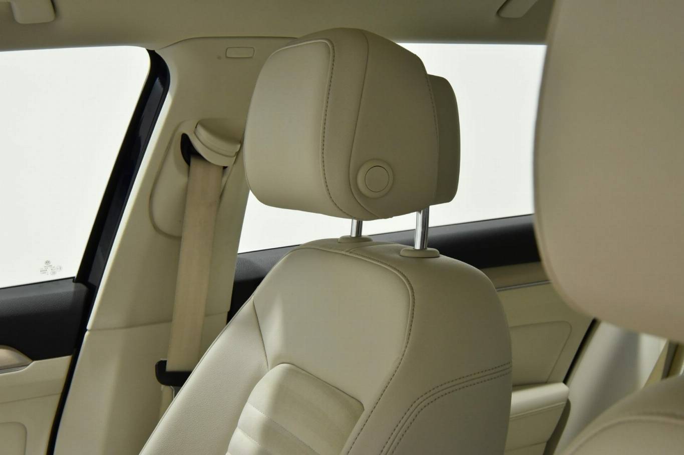 VOLKSWAGEN Passat Variant 22