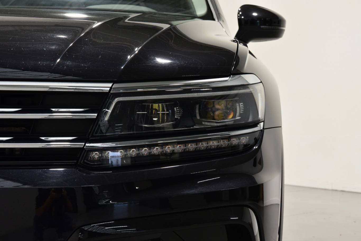 VOLKSWAGEN Tiguan 37