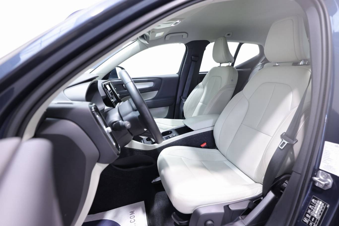 VOLVO XC40 13