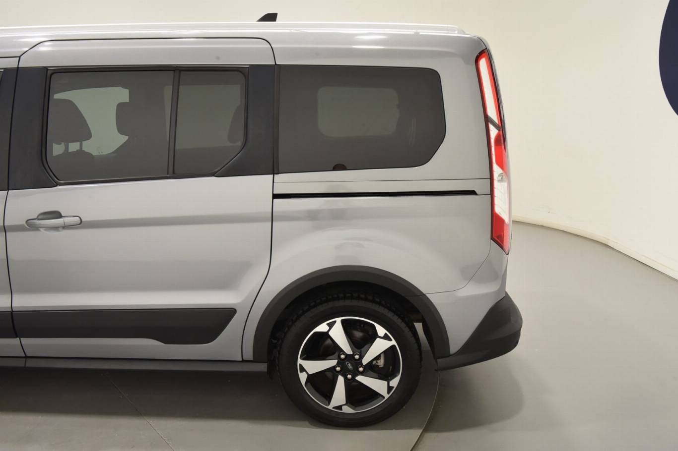 FORD Tourneo Connect 40