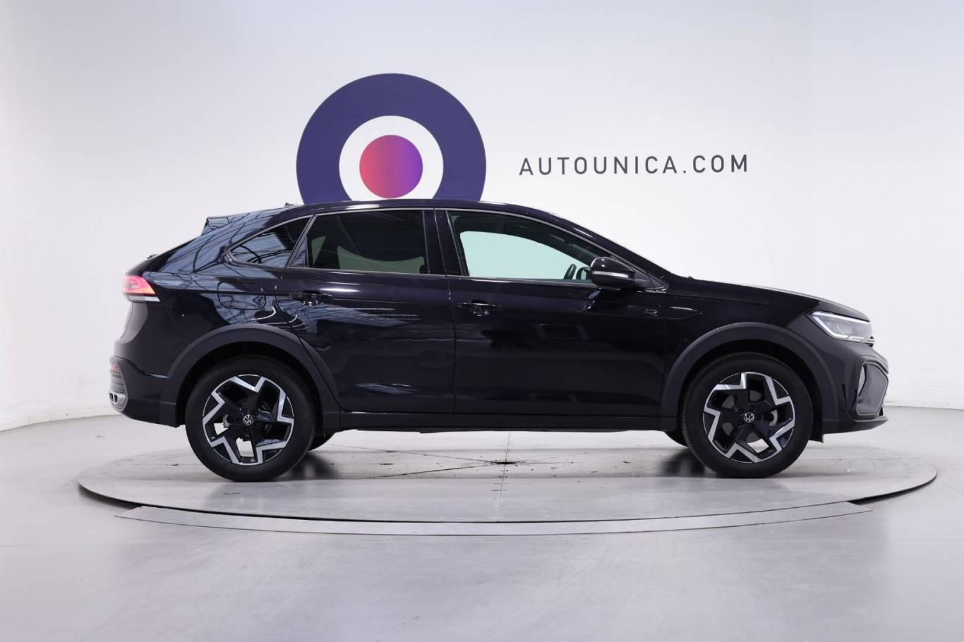 VOLKSWAGEN Taigo 4