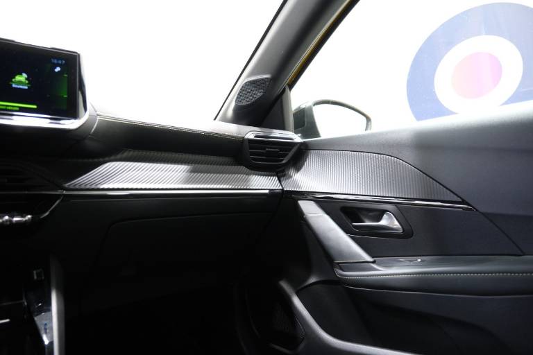 PEUGEOT 208 35