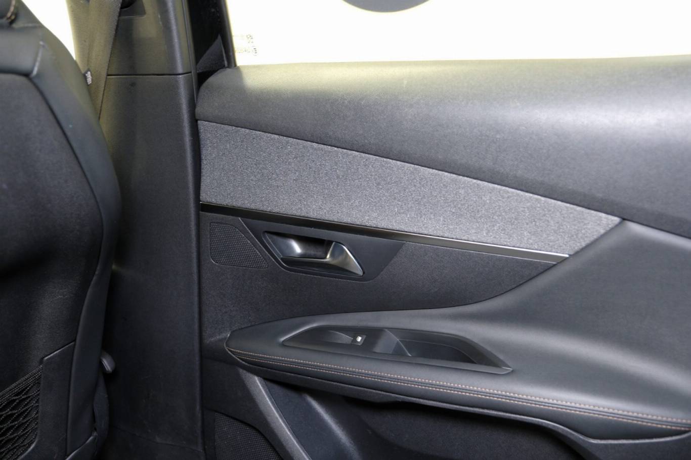 PEUGEOT 3008 43