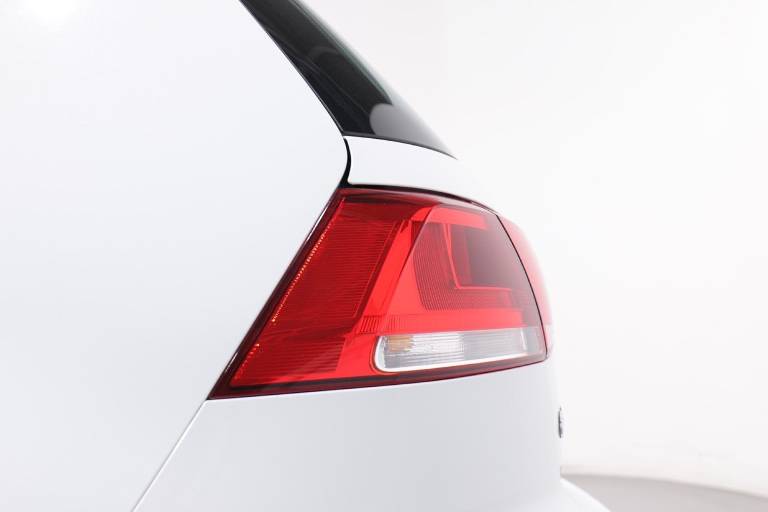 VOLKSWAGEN Golf 35