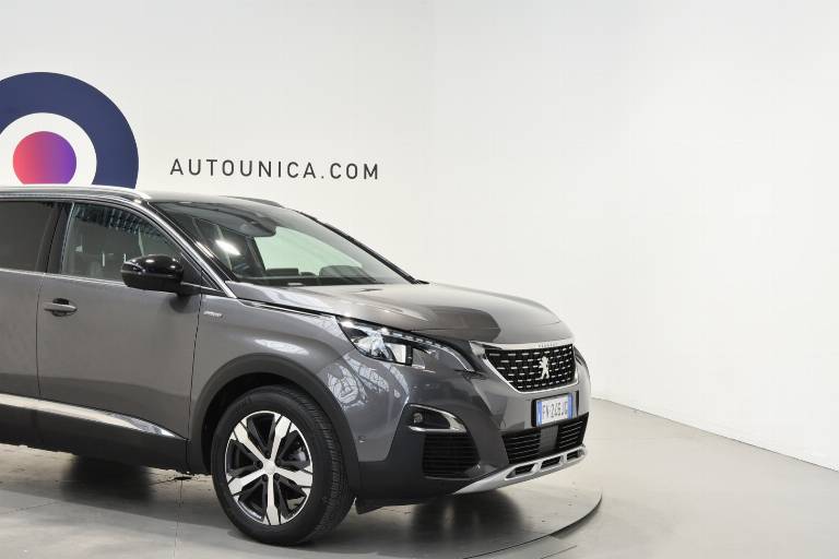 PEUGEOT 5008 17