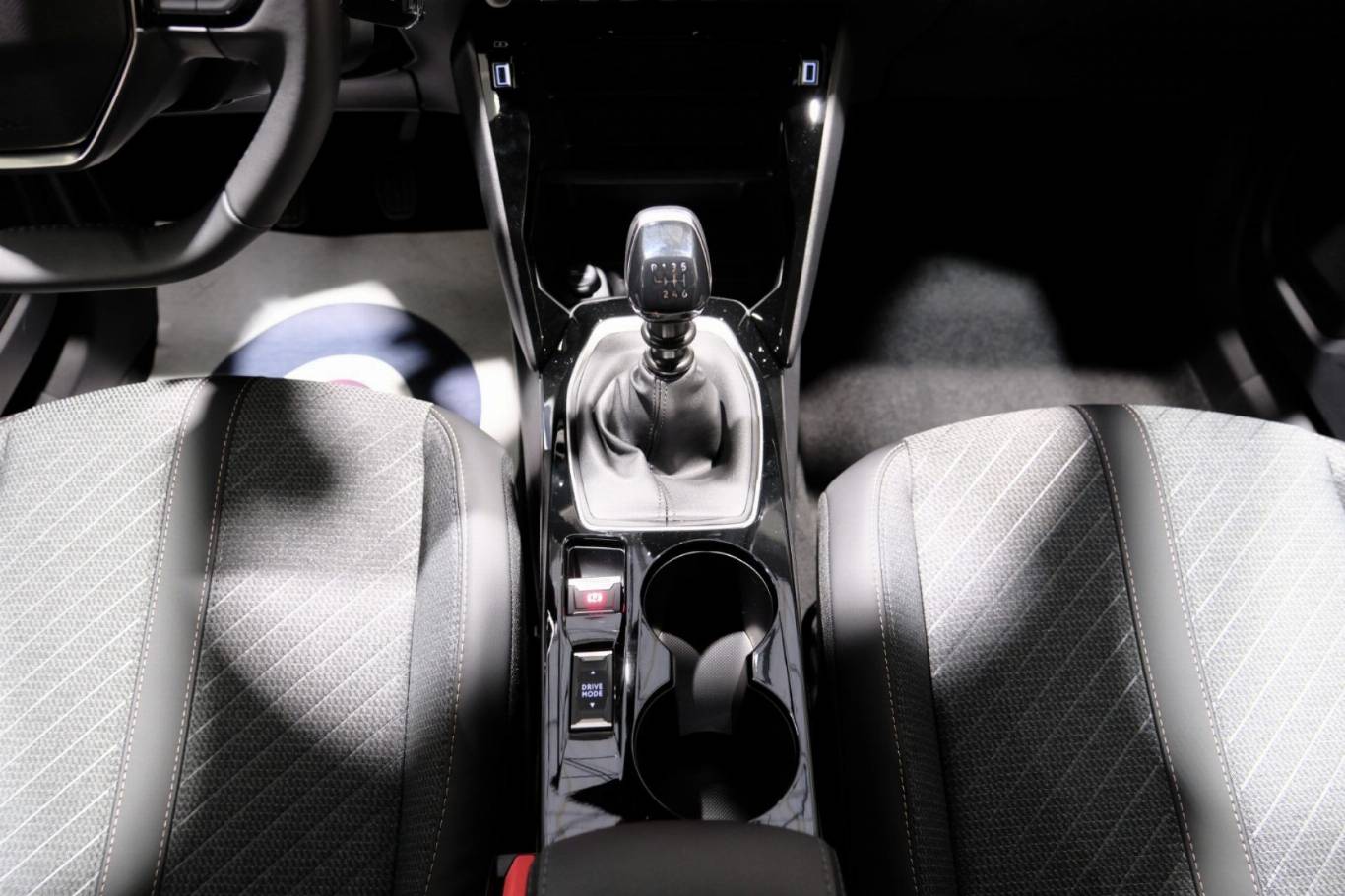 PEUGEOT 2008 42
