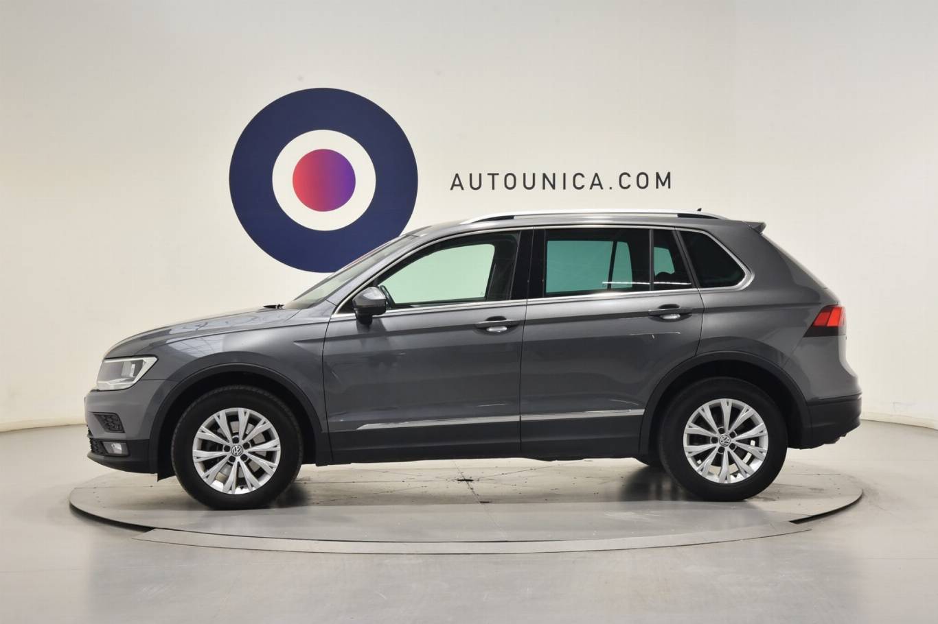 VOLKSWAGEN Tiguan 6