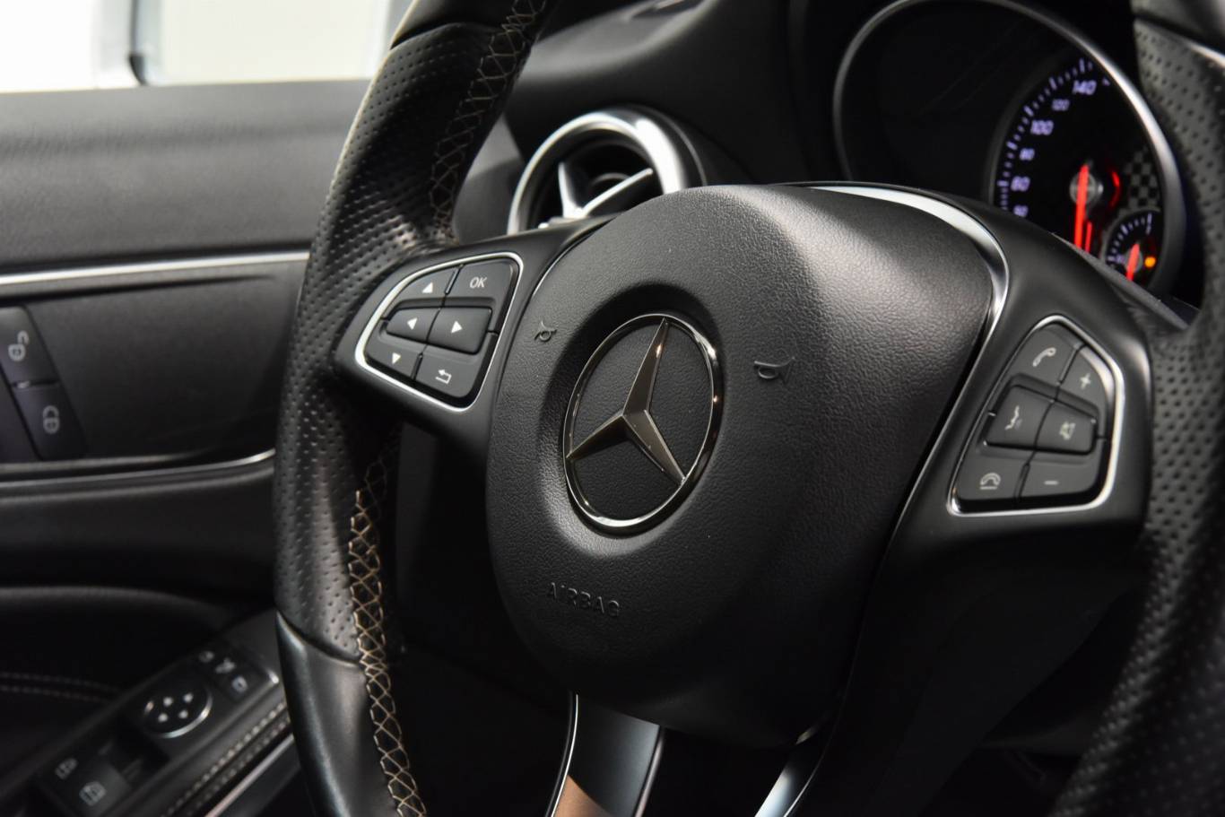 MERCEDES-BENZ A 180 43