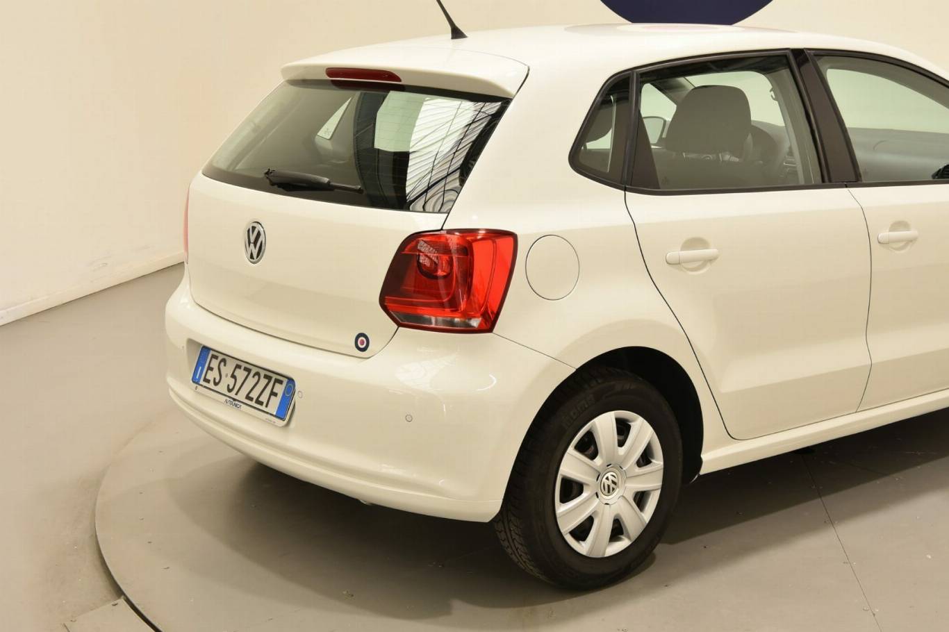 VOLKSWAGEN Polo 17