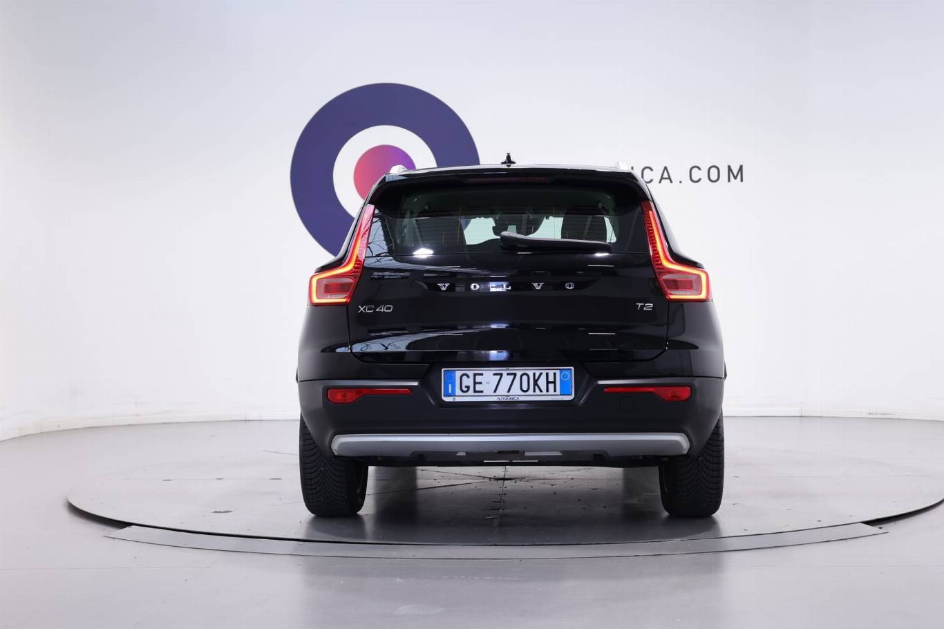 VOLVO XC40 15