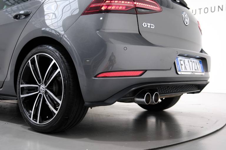 VOLKSWAGEN Golf GTD 49