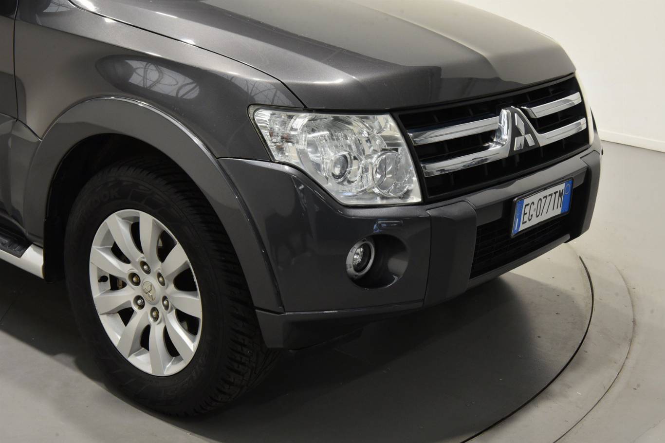 MITSUBISHI Pajero 41