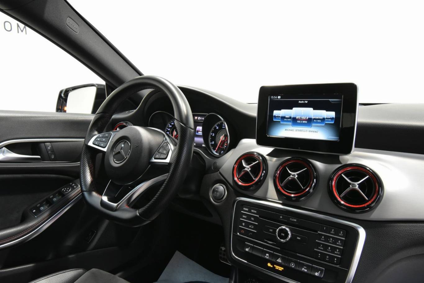 MERCEDES-BENZ CLA 45 AMG 26