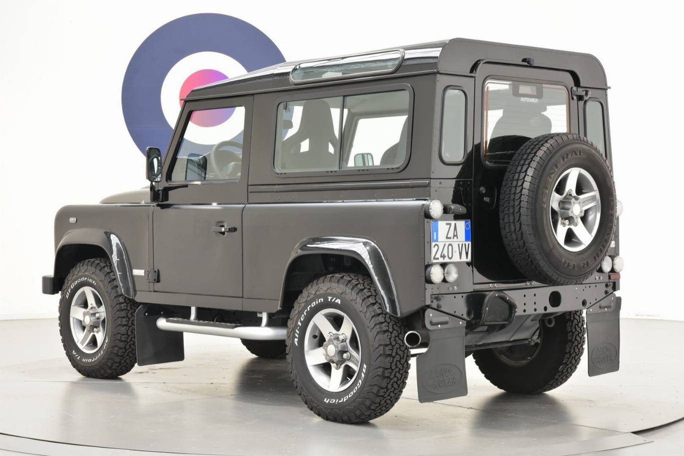 LAND ROVER Defender 2