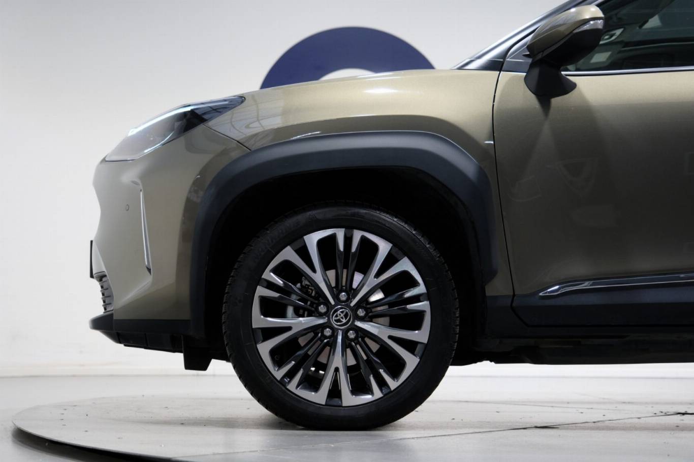 TOYOTA Yaris Cross 19