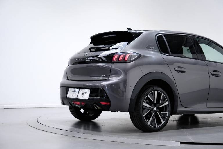 PEUGEOT 208 62