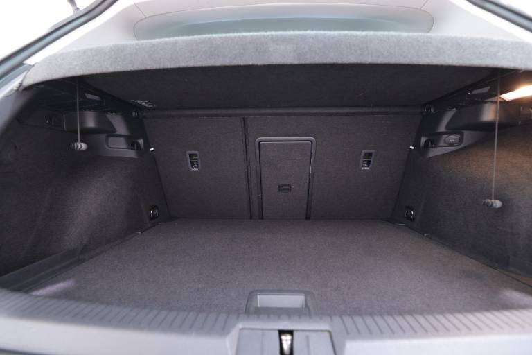 VOLKSWAGEN Golf 44