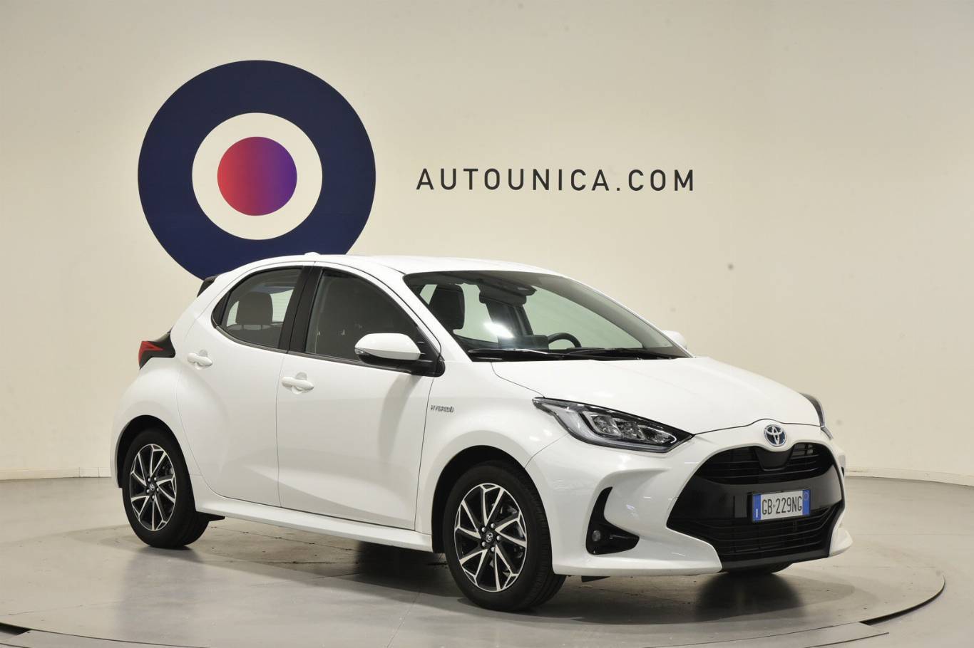 TOYOTA Yaris 29
