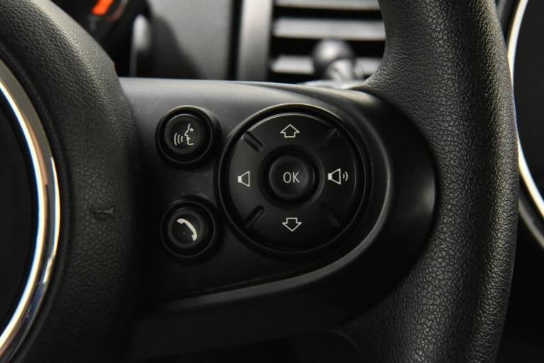 MINI One 8