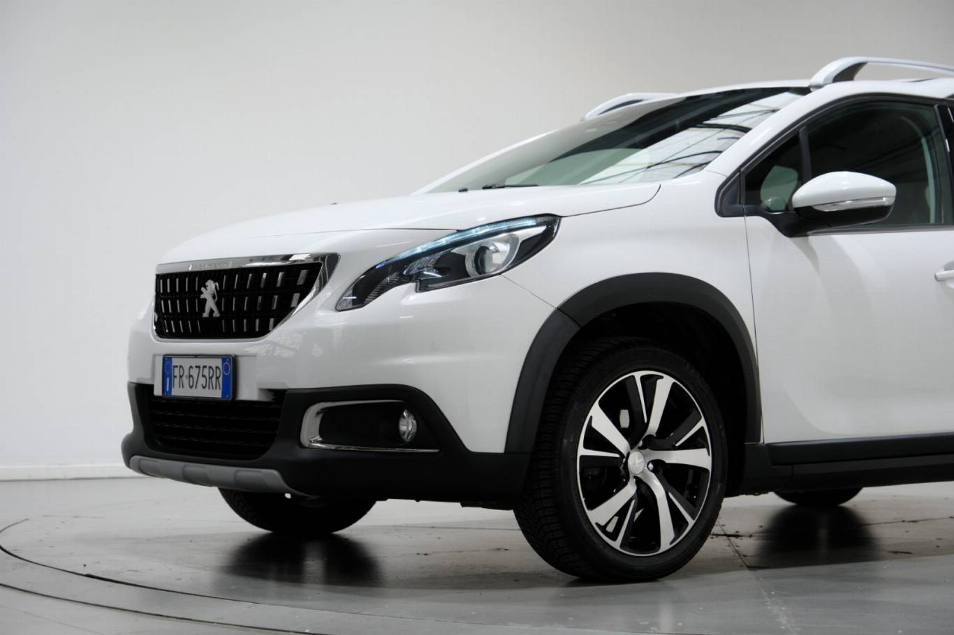 PEUGEOT 2008 11