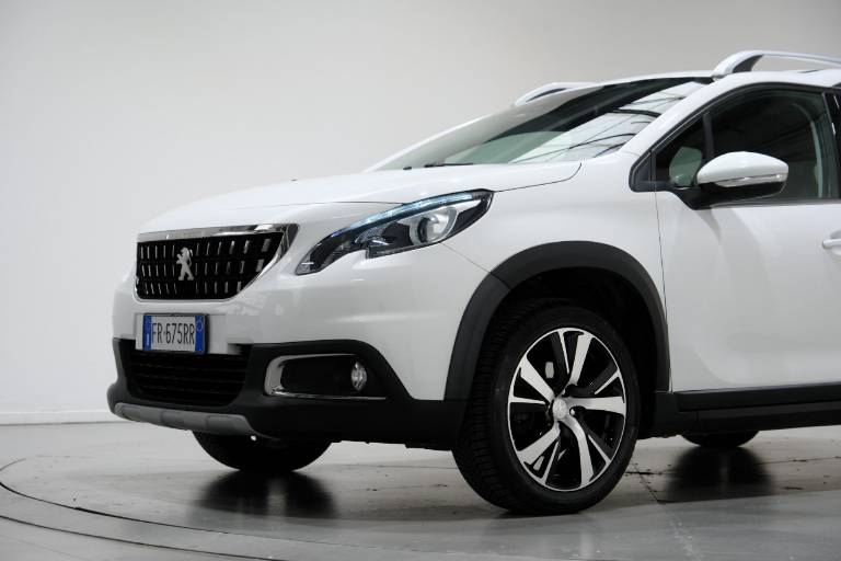 PEUGEOT 2008 11